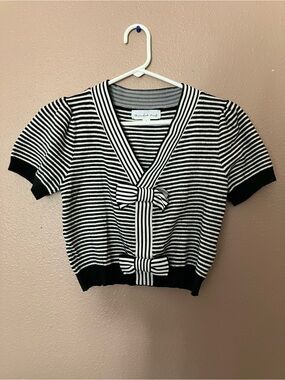 Threaded Leaf Black & White Striped V-Neck Sweater Top with Bow Accents